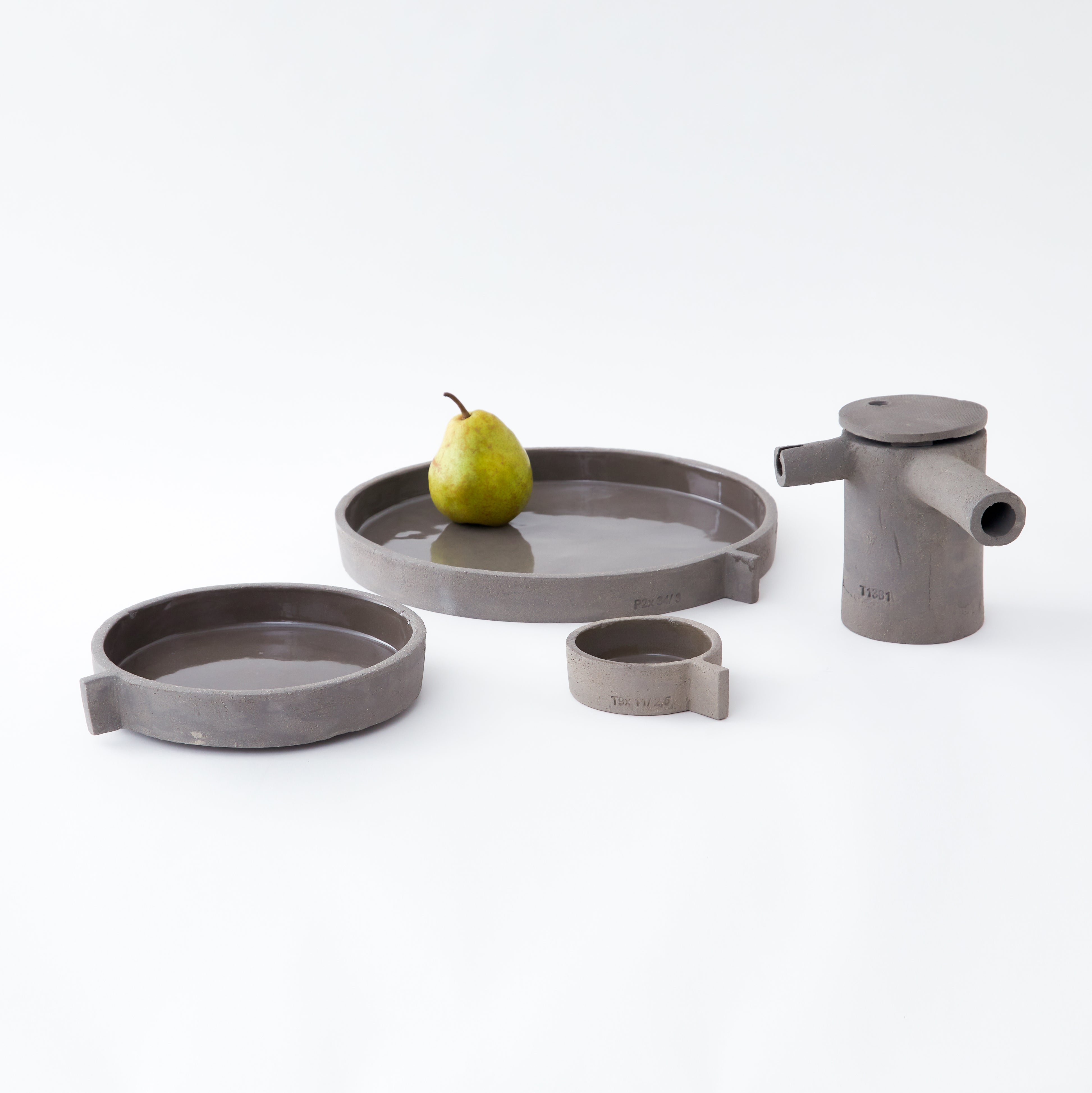 Plateau Cement 32cm / Living Talk Decor リビングトークデコール